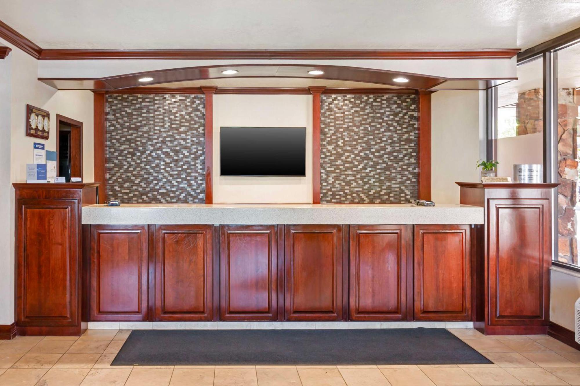 לוגאן Best Western Plus Weston Inn מראה חיצוני תמונה