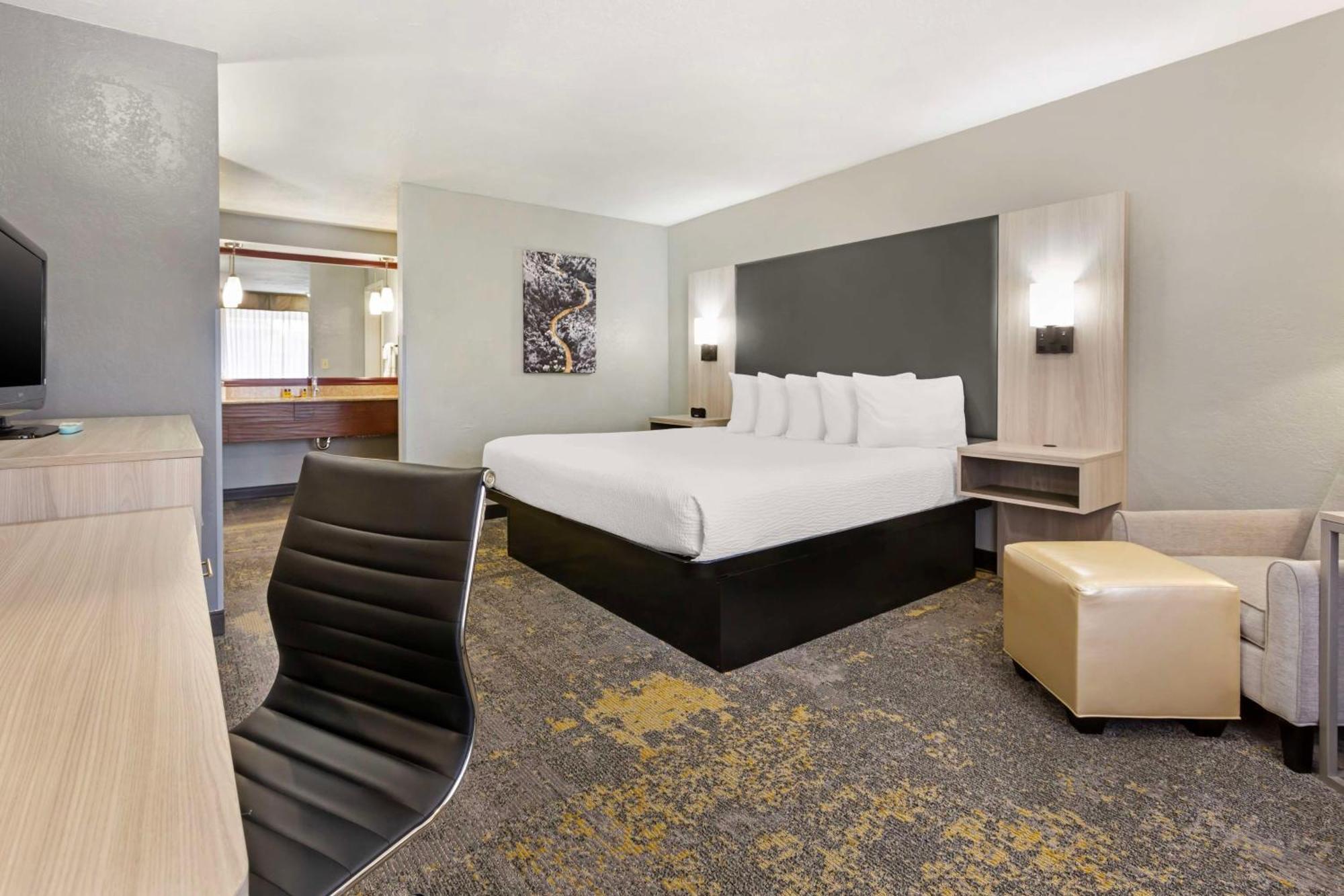 לוגאן Best Western Plus Weston Inn מראה חיצוני תמונה