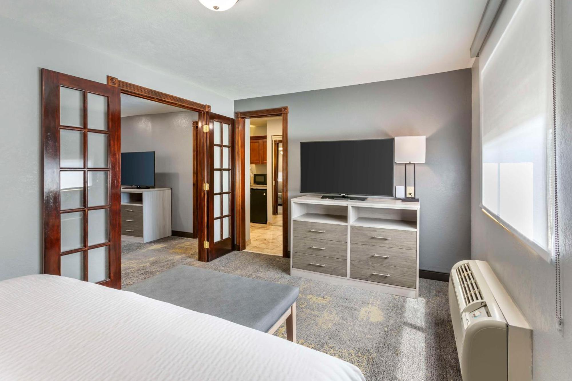 לוגאן Best Western Plus Weston Inn מראה חיצוני תמונה